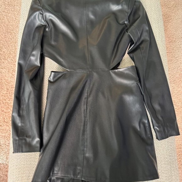 NWT ZARA FAUX LEATHER CUT-OUT BLAZER DRESS - BLACK Size XS - Picture 4 of 5